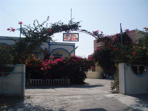 Hotel Palladion Karterados  Exteriör bild