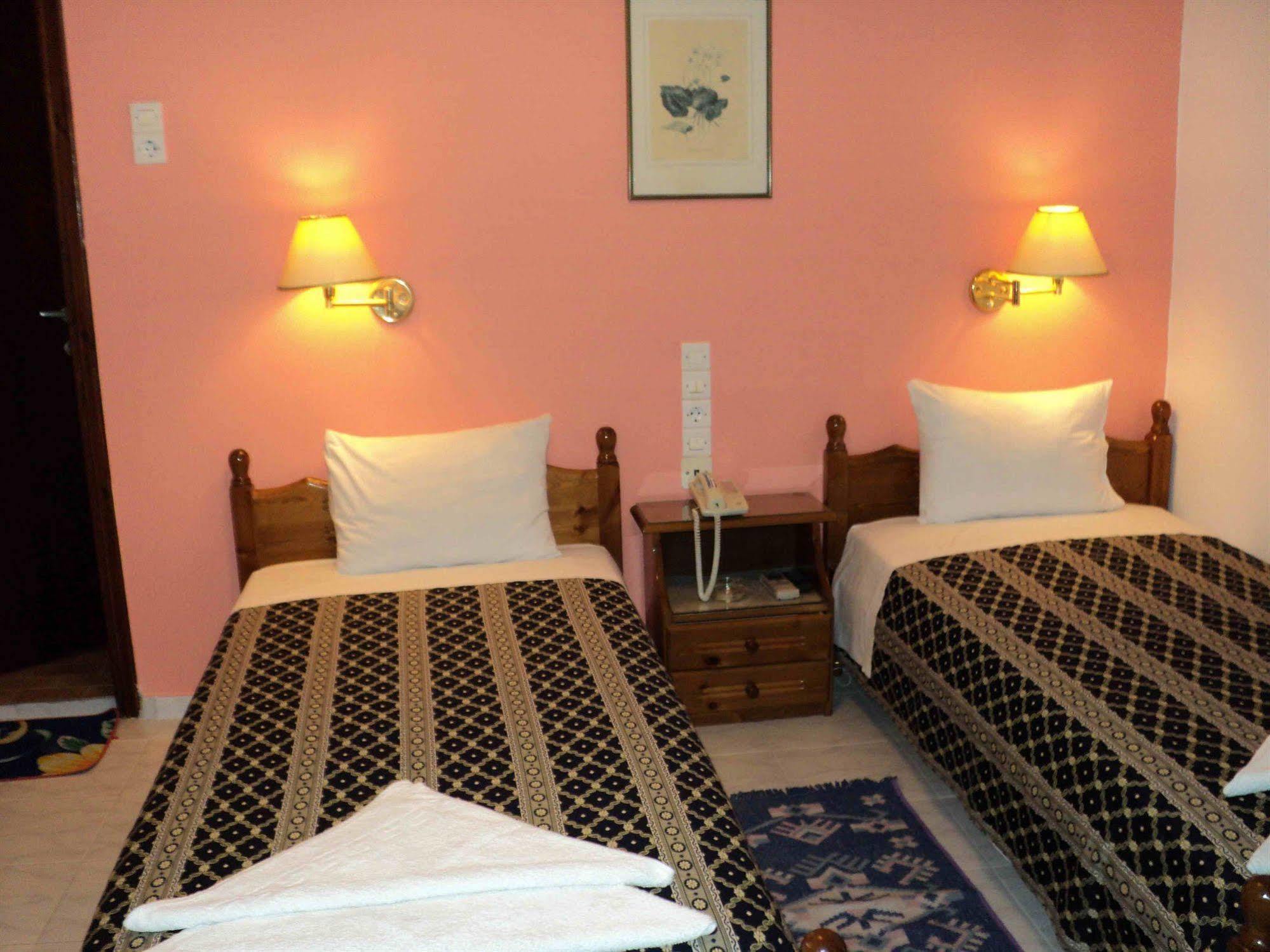 Hotel Palladion Karterados  Exteriör bild